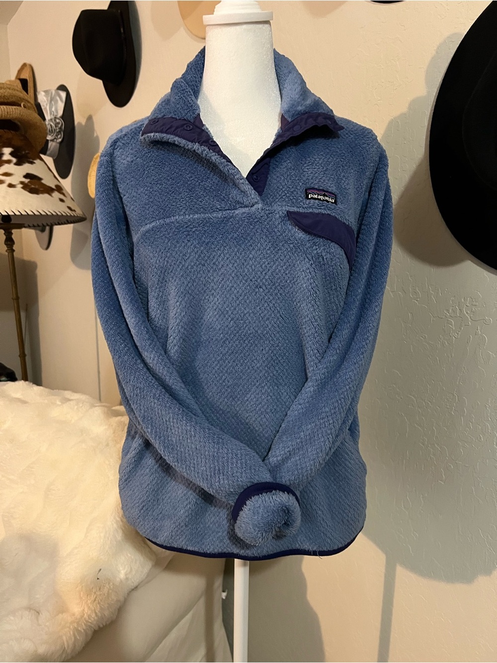 Patagonia Women’s Snap-T Fleece Pullover in Dusty Blue. Sz Medium